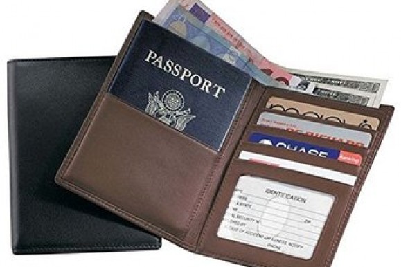 REVIEW – Royce Leather Passport & Currency Wallet